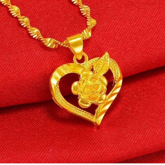Vintage made in Thailand, 18k Gold Heart Rose Flower Necklace for ladies. - Picture 2 of 4